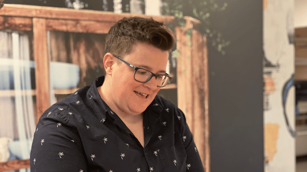 Bild på Alison Walker, en IKEA medarbetare.