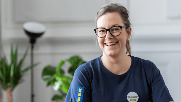 Bild på Anna Löf Oscarson, en IKEA medarbetare.