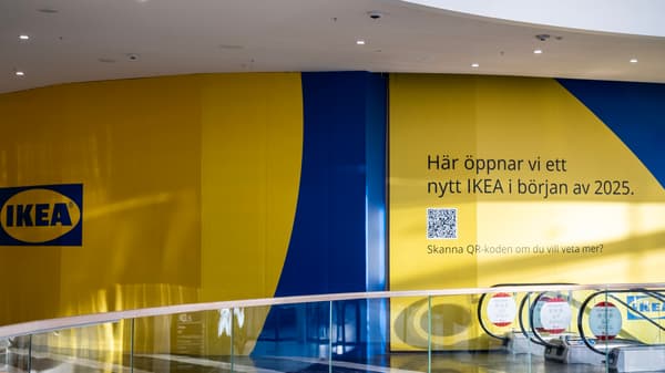 Bild på butikslokal täckt med IKEA-budskap