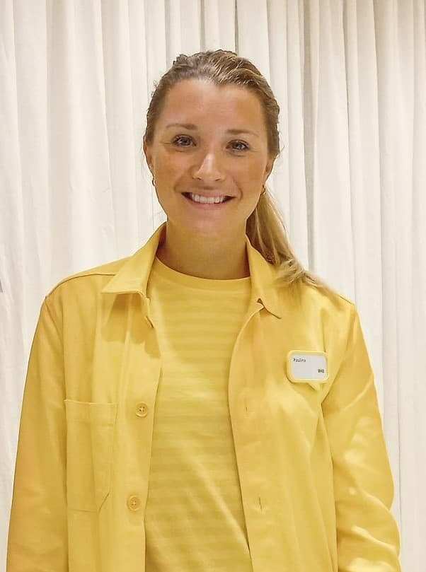 Bild på Paulina Rejström i IKEA uniform