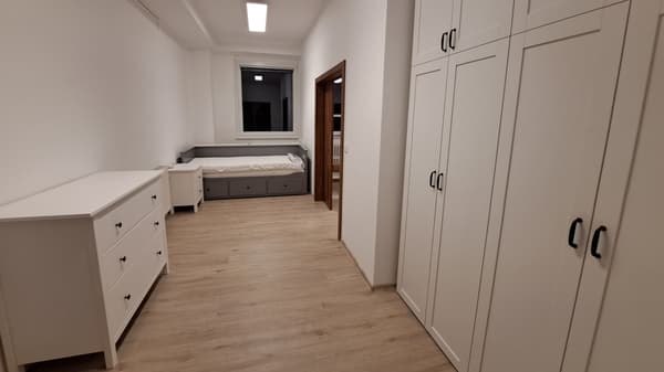 Bílý nábytek