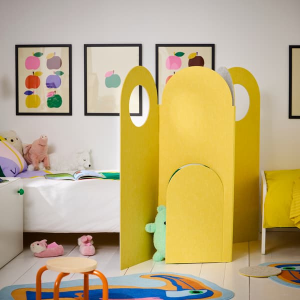 biombo amarillo de sala de juegos
