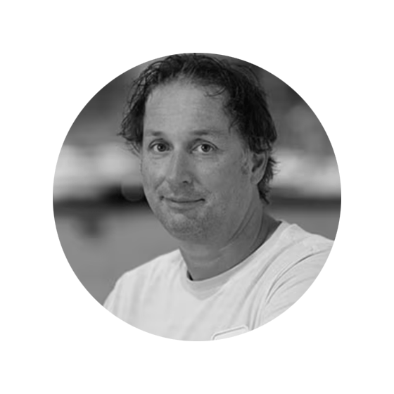 Black and white circular-format photograph of the IKEA Sabadell director, Patrick Leussink.