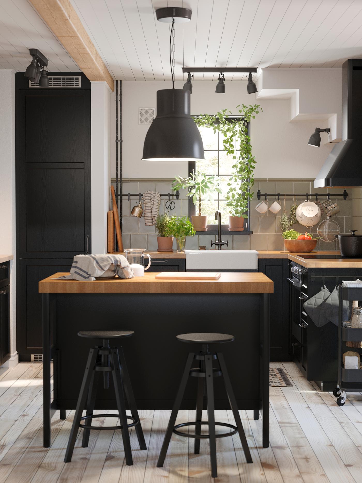 black Shaker style kitchen