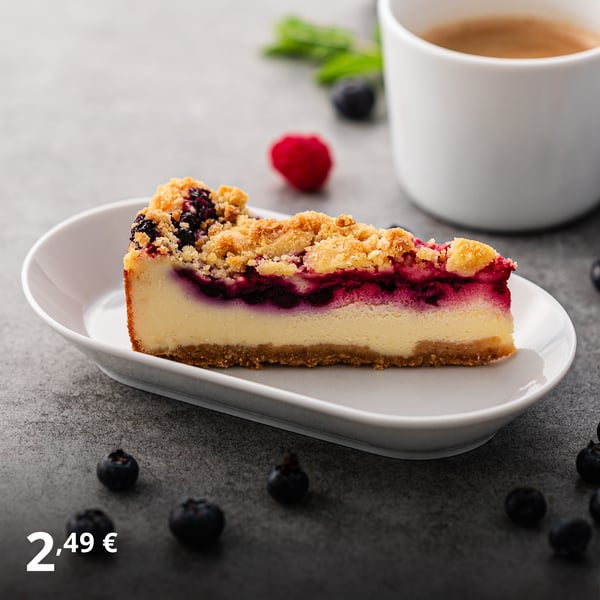 Blueberry and raspberry cheesecake