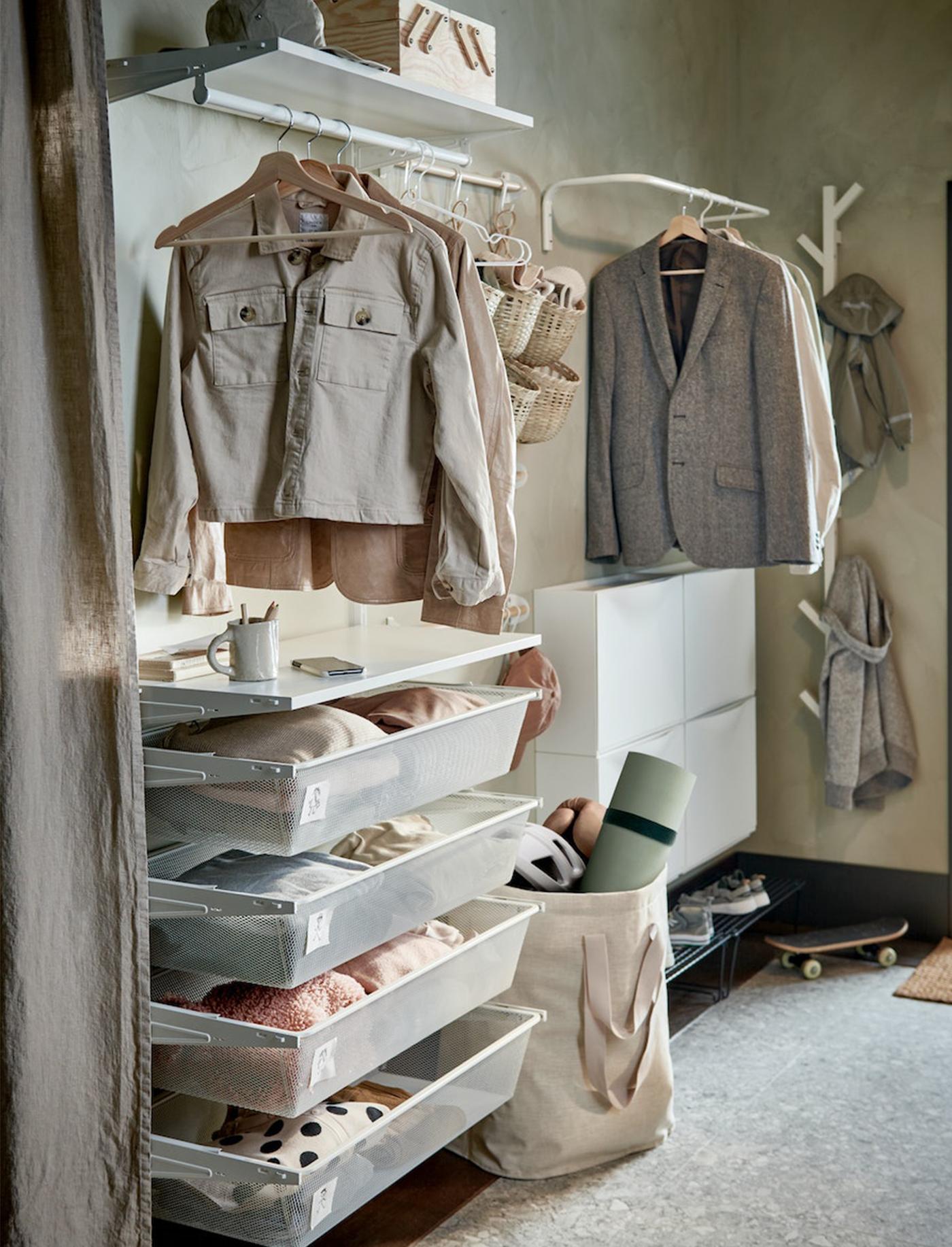 BOAXEL serie to storage clothes and shoes in the hallway