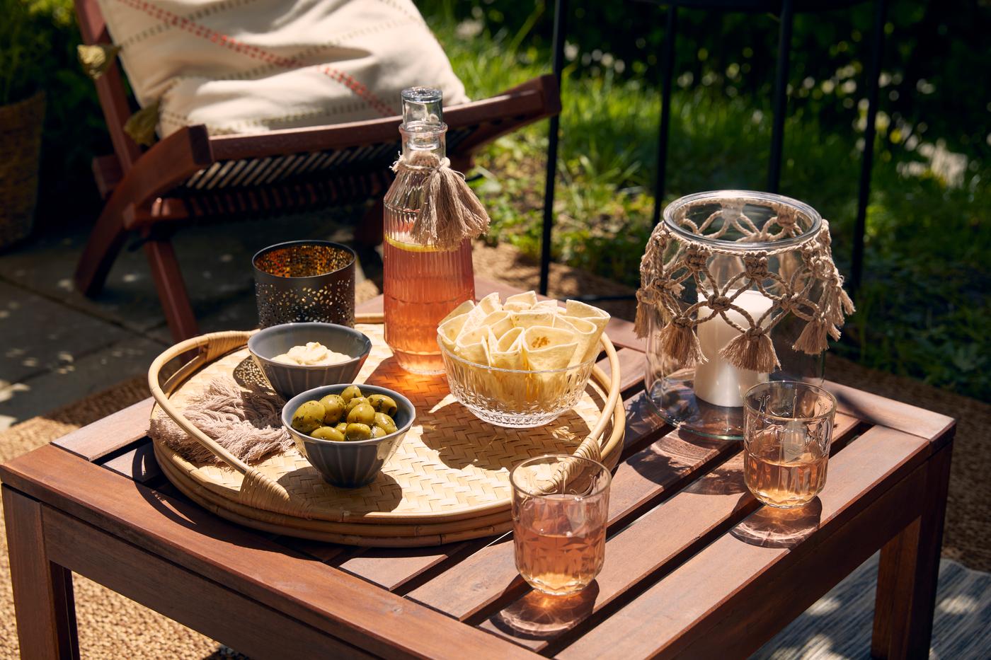 Boissons et apéritif au soleil