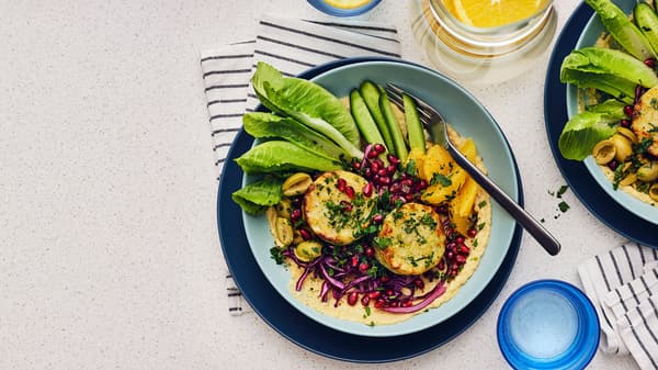 Bol végé avec salade de chou et houmous