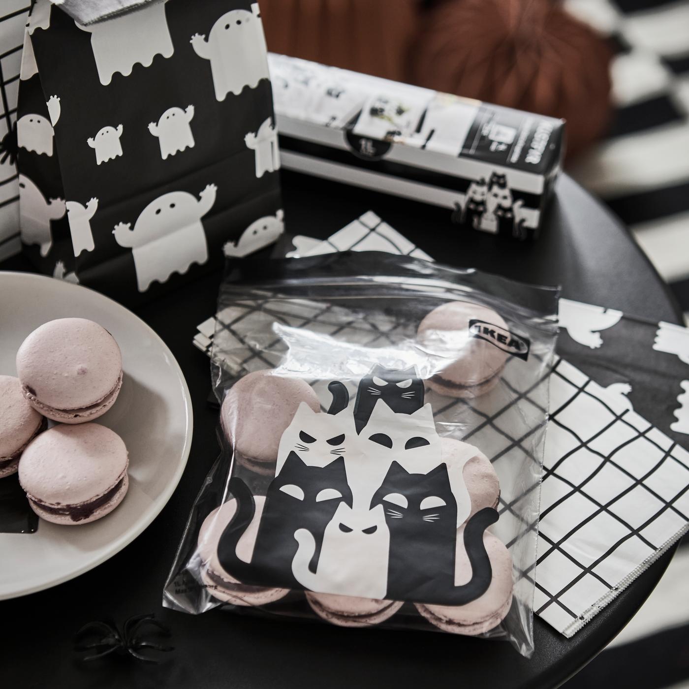 Bolsas herméticas reutilizables con diseño de gatos negros y blancos de la colección KUSTFYR