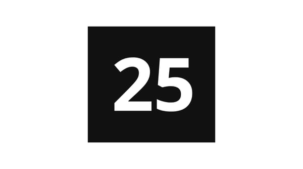 Broj dvadesetpet na crnoj pozadini