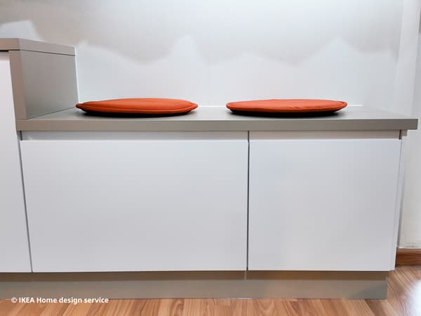 Brown and white combination METOD modular storage in a living room in Singapore, designed by IKEA Home design service