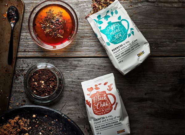 By choosing our UTZ certified coffee, tea and cocoa products, you contribute to sustainable farming.