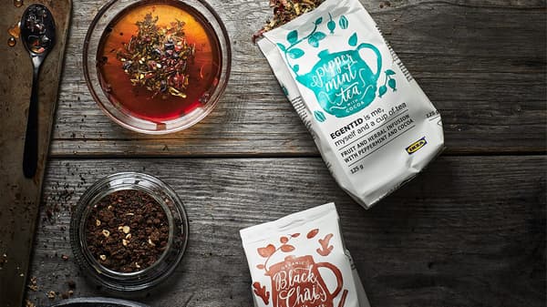 By choosing our UTZ certified coffee, tea and cocoa products, you contribute to sustainable farming.