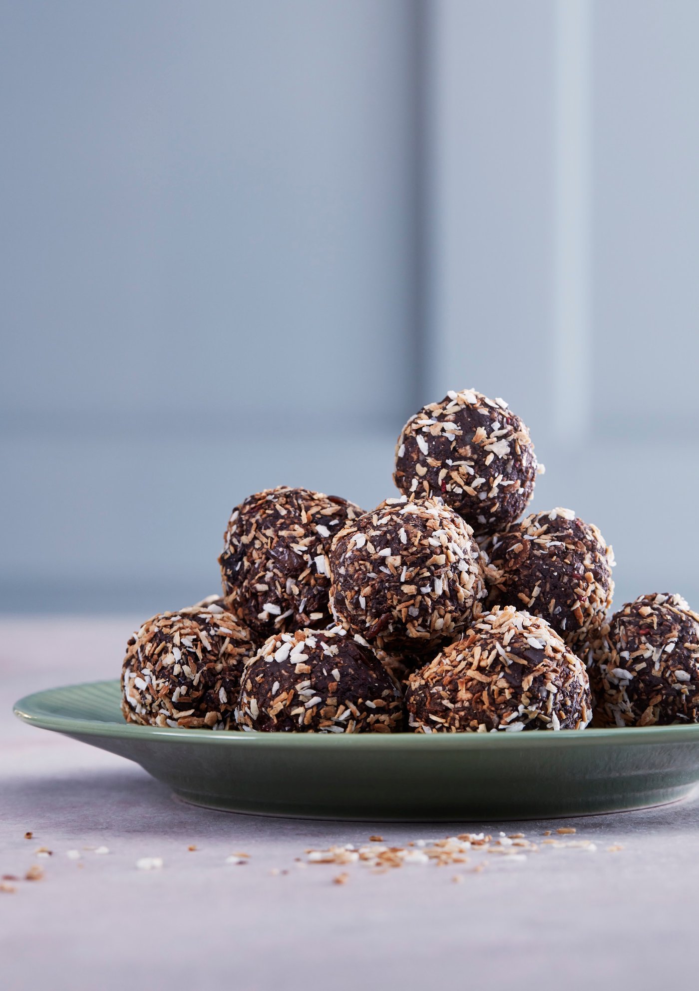 Coconut balls with dates, coffee, cocoa and vanilla - IKEA