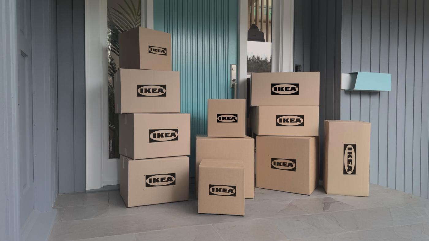 cajas que han sido entregadas en la puerta