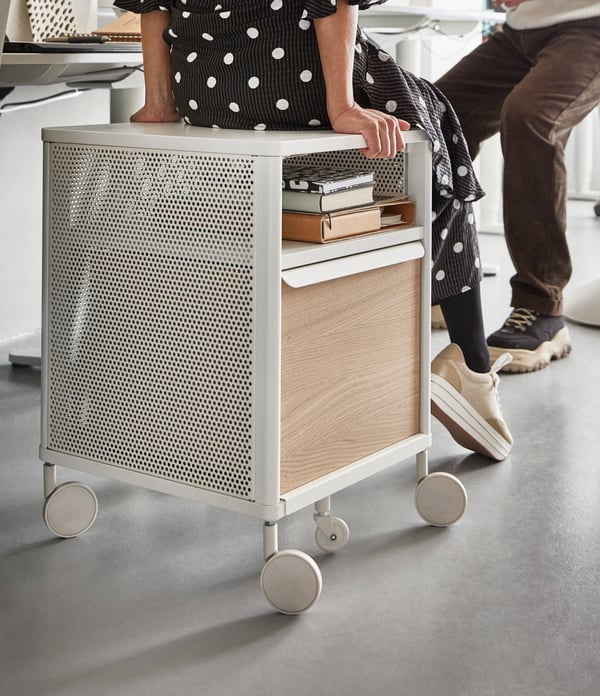 Cómo montar una oficina en casa si hay poco espacio - IKEA