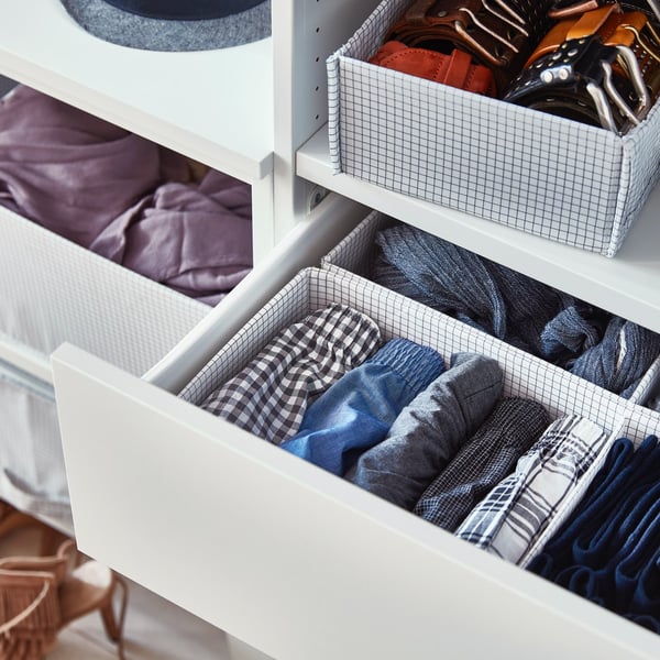 Ideas para guardar ropa y accesorios sin muebles IKEA