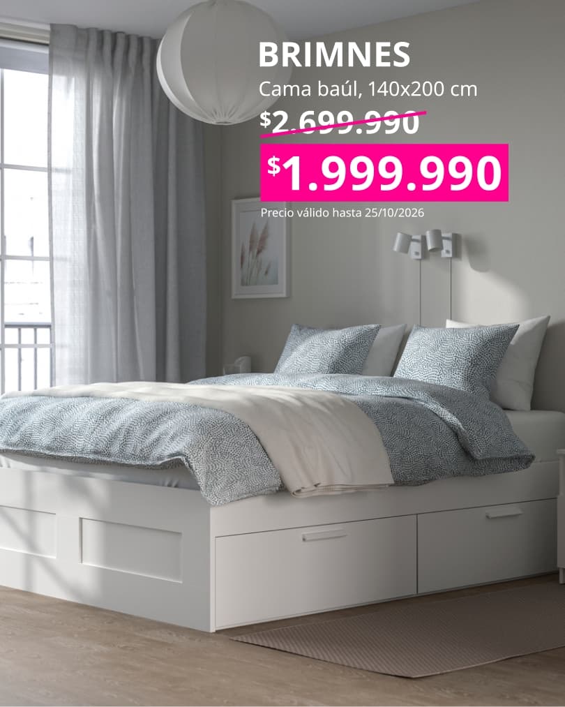 Cama BRIMNES con almacenaje tipo otomana 140x200 en color blanco, que combina espacio para dormir y almacenamiento integrado.