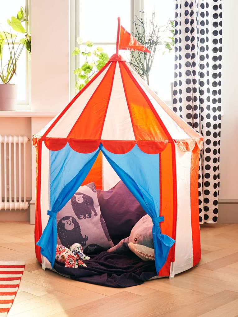 Carpa infantil CIRKUSTALT preparada para una fiesta