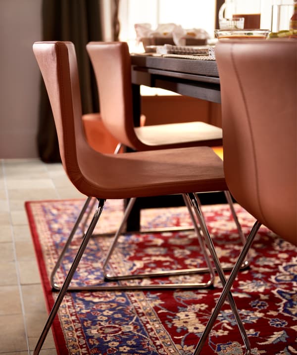 chaises-bernhard-chrome-cuir-mjuk-brun-dore