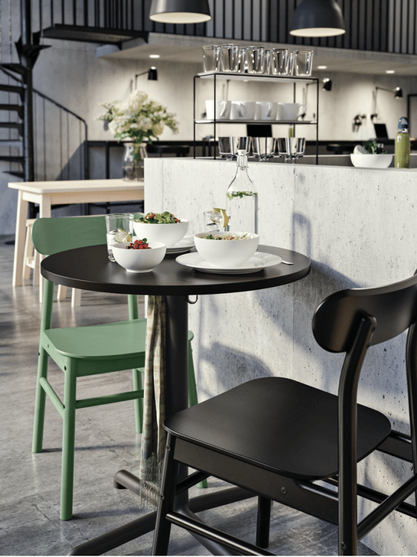 Chaises de café