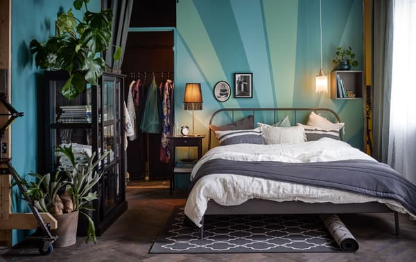Chambre moderne d’inspiration Art Nouveau.