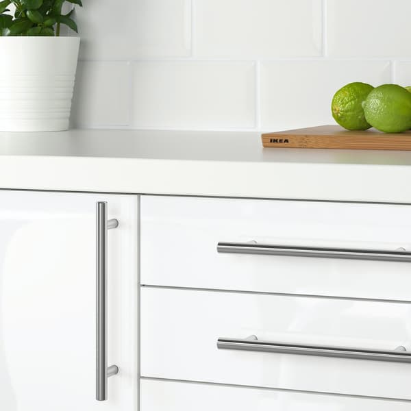 Change kitchen handles: stainless steel example