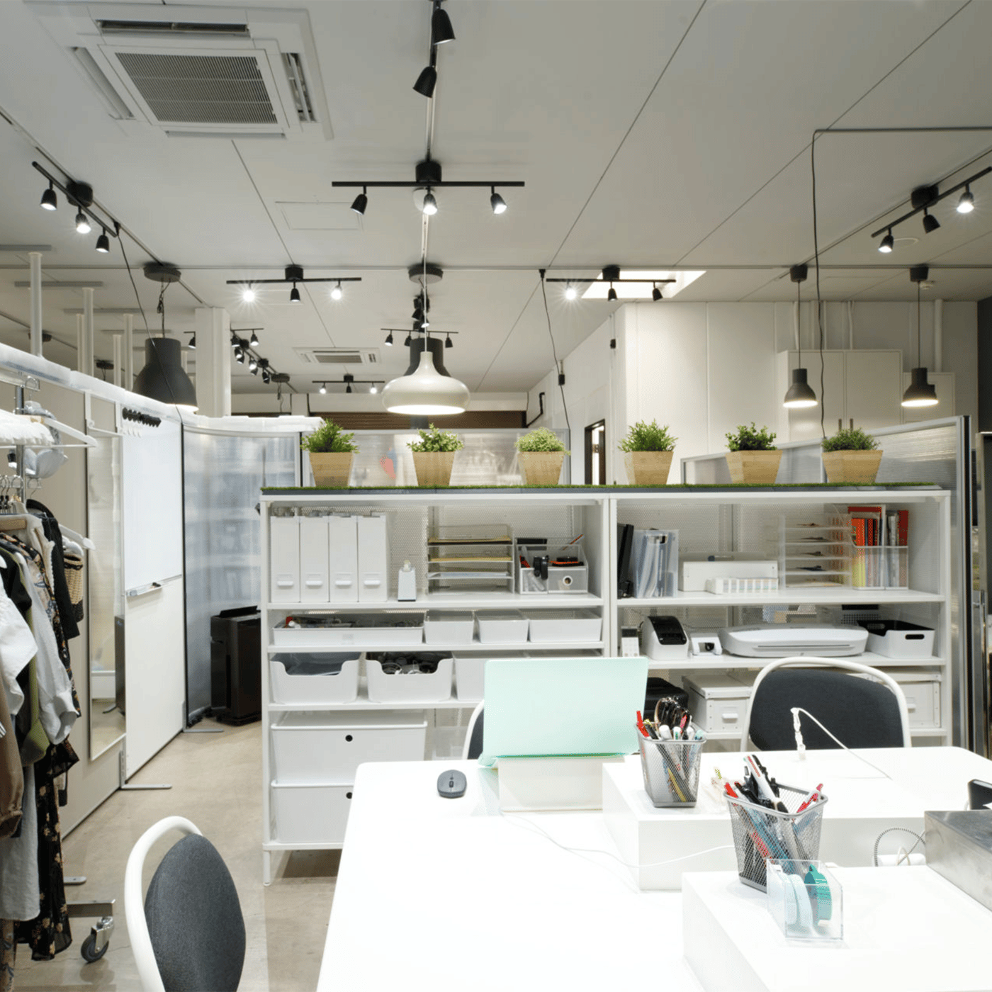 打ち合わせや作業のスペース。