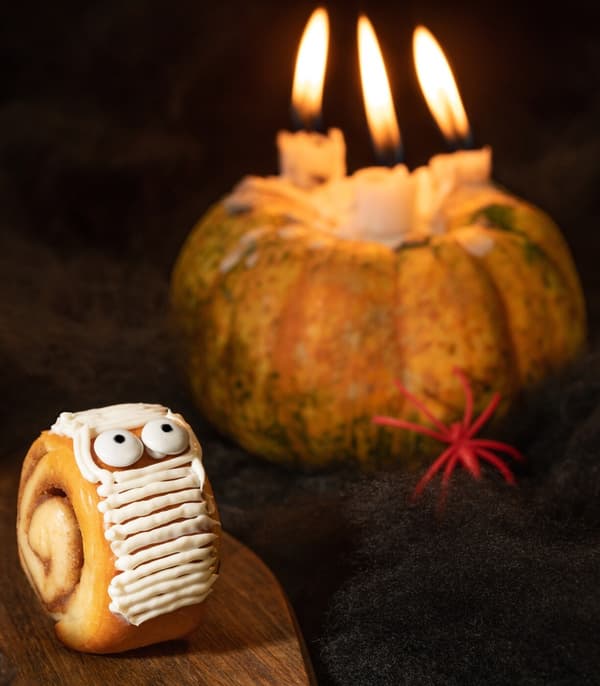 Cinnamon roll mummies