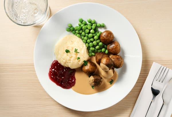 Classic Swedish plantballs & cream sauce