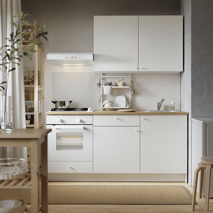Cocina KNOXHULT: Funcional, accesible y sencilla. Con un diseño compacto y práctico, KNOXHULT te ofrece todo lo que necesitas para una cocina organizada y con estilo. Ideal para espacios pequeños o si buscas una solución rápida, fácil de montar y con gran durabilidad.