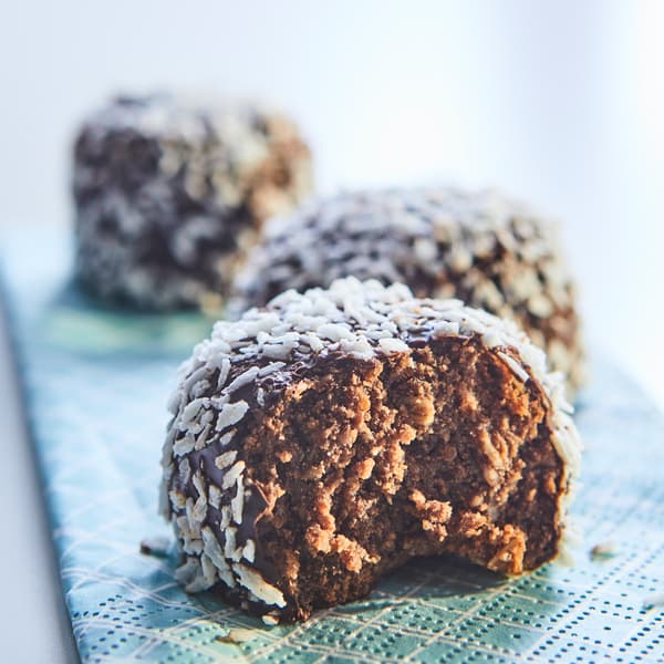 Coconut and cocoa pastries