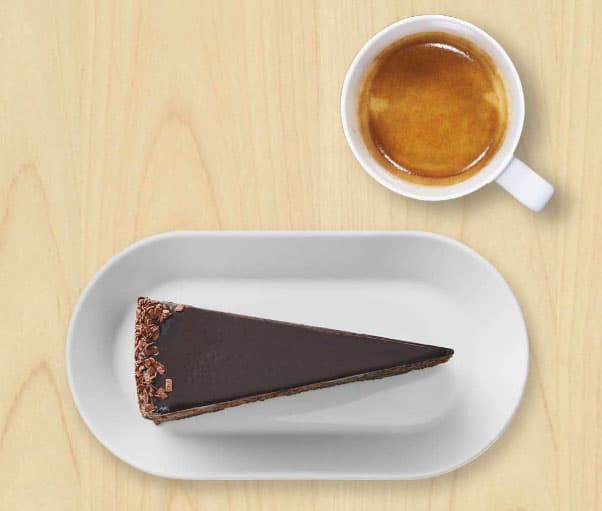 Čokoládový dort a espresso