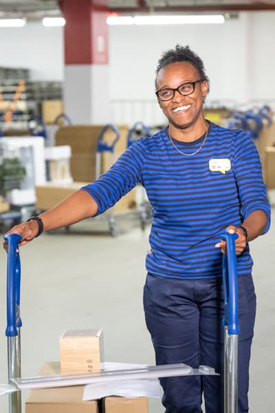 Colaboradora con devoluciones