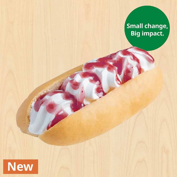 Cold dog - Yoghurt soya ice-cream with lingonberry sauce (plant-based), with sustainability message 