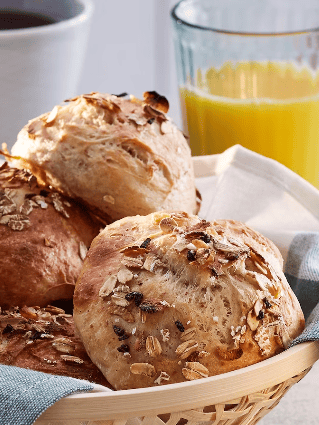 Cold-fermented buns with muesli and salt flakes