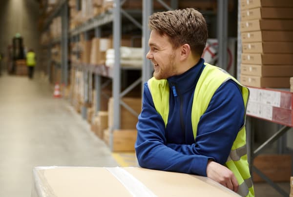 collaborateur IKEA dans un dépôt
FR-0004727_PH183774