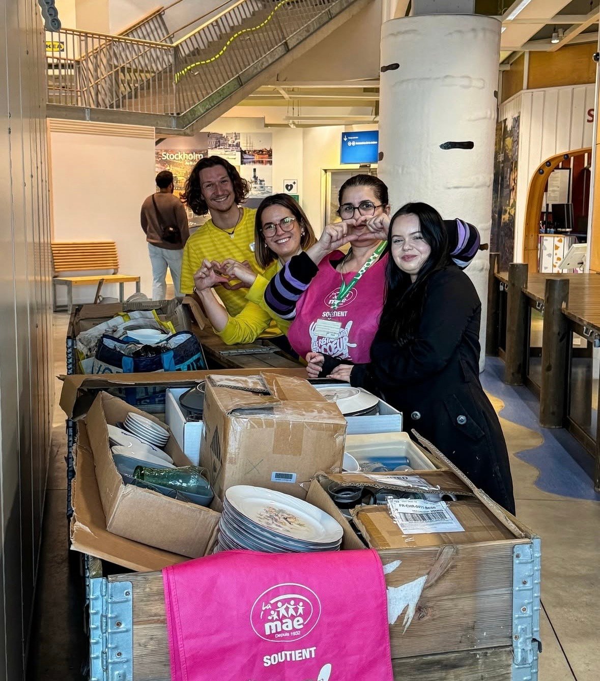 collaborateurs ikea et asso restos du coeur