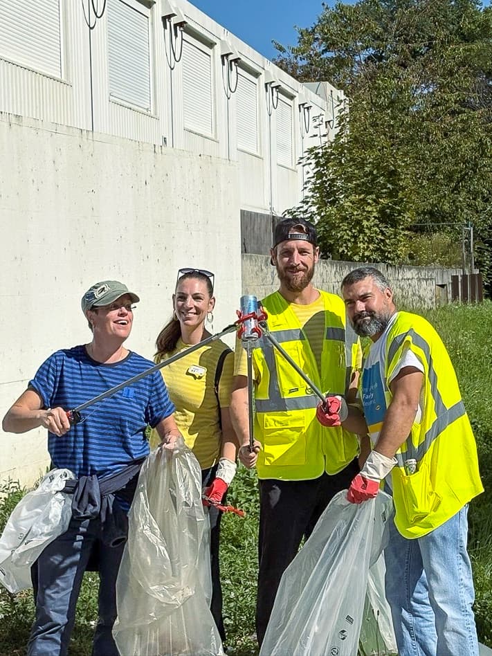 Collecte des déchets par les collaborateurs IKEA Aubonne