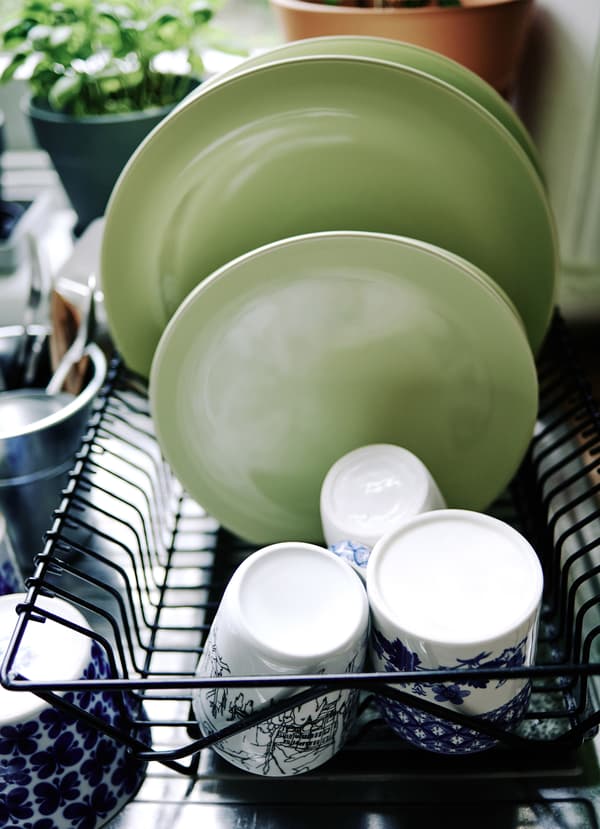 Colourful crockery adds extra colour in the kitchen 