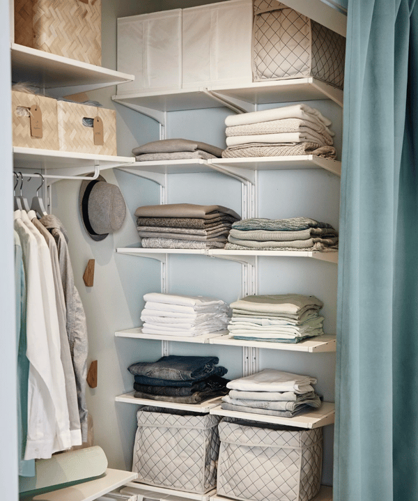 Com crear un vestidor obert amb poc espai
