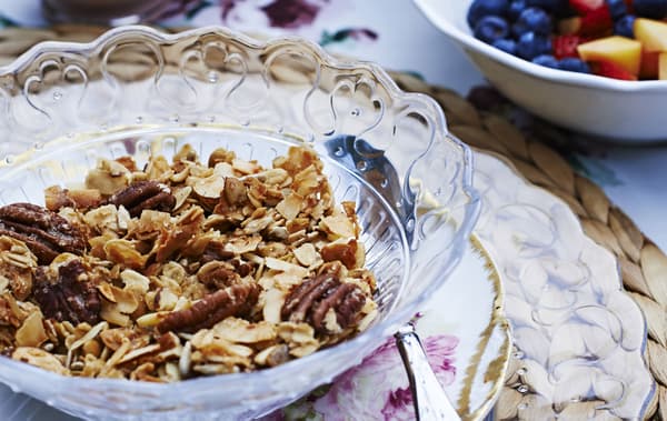 Commencez la journée avec un savoureux granola maison