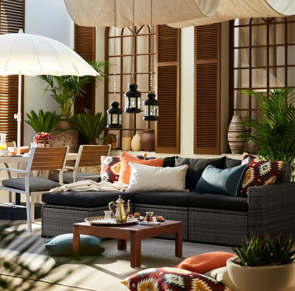 Como decorar unha terraza como un salón de exterior