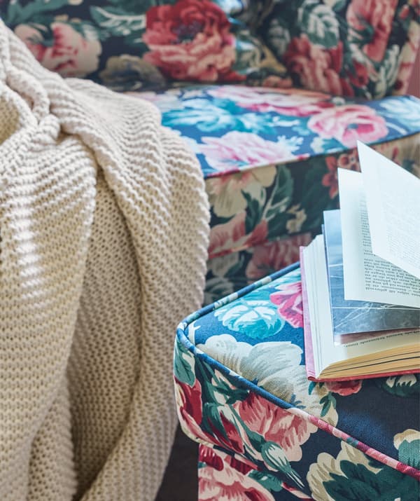 Complétez le tableau par des textiles dans des coloris neutres, comme un simple plaid IKEA INGABRITTA.