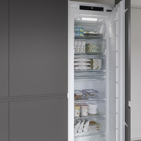 Congélateur armoire encastré dans un meuble