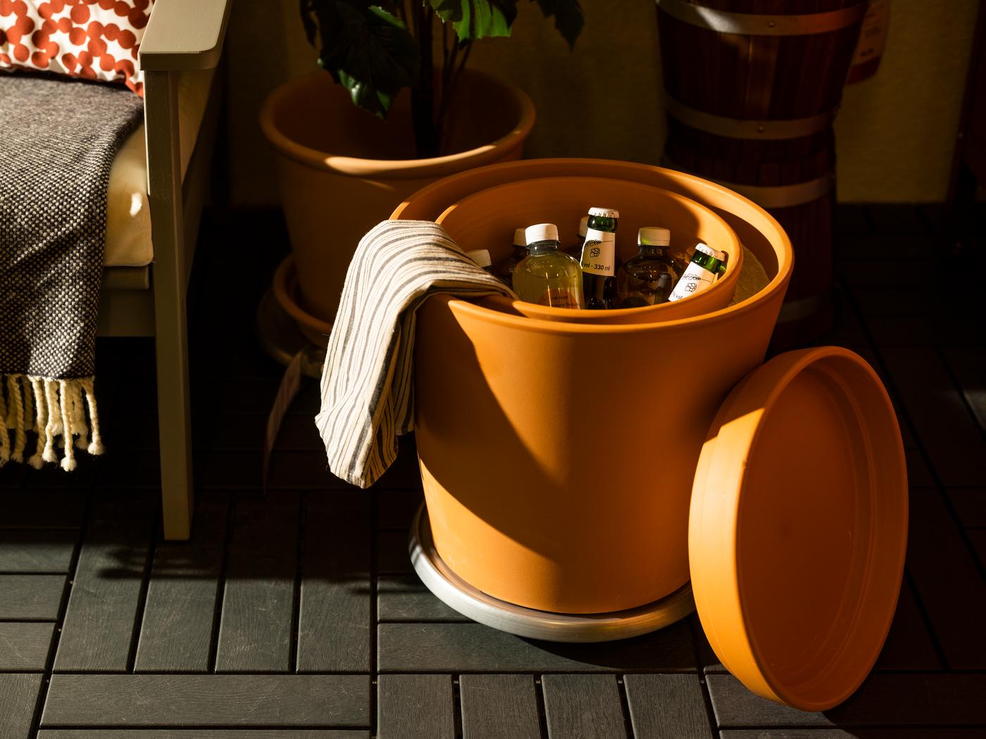 Cooler Outdoor-Kühlschrank für erfrischende Drinks