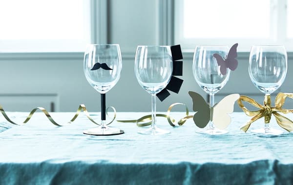 copas decoradas con accesorios de papel recortados a mano