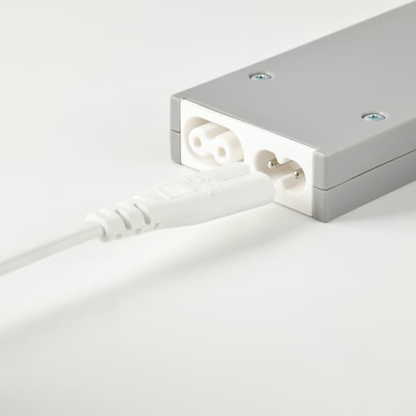 Cordon d’alimentation ANSLUTA connecté à un pilote DEL TRÅDFRI