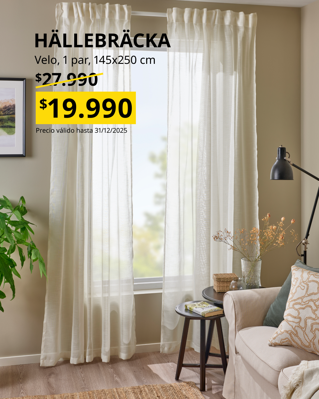Cortina blanca HÄLLEBRÄCKA en living a precio especial
