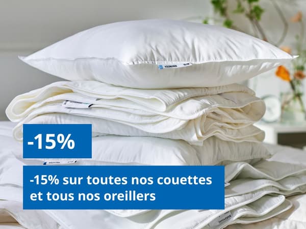 Coussins et couettes l'une sur l'autre